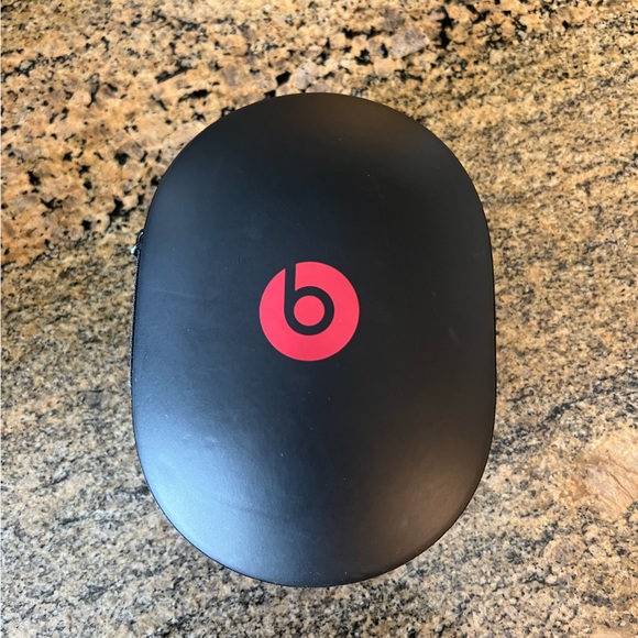 Beats Wireless Over Ear Headphones - Picture 5 of 5